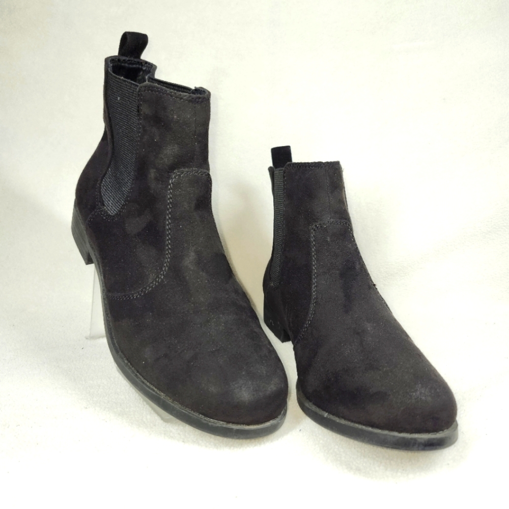 H&M Women’s Black Faux Suede Chelsea Ankle Boots Size 6 EU 37 Pull-On Block Heel